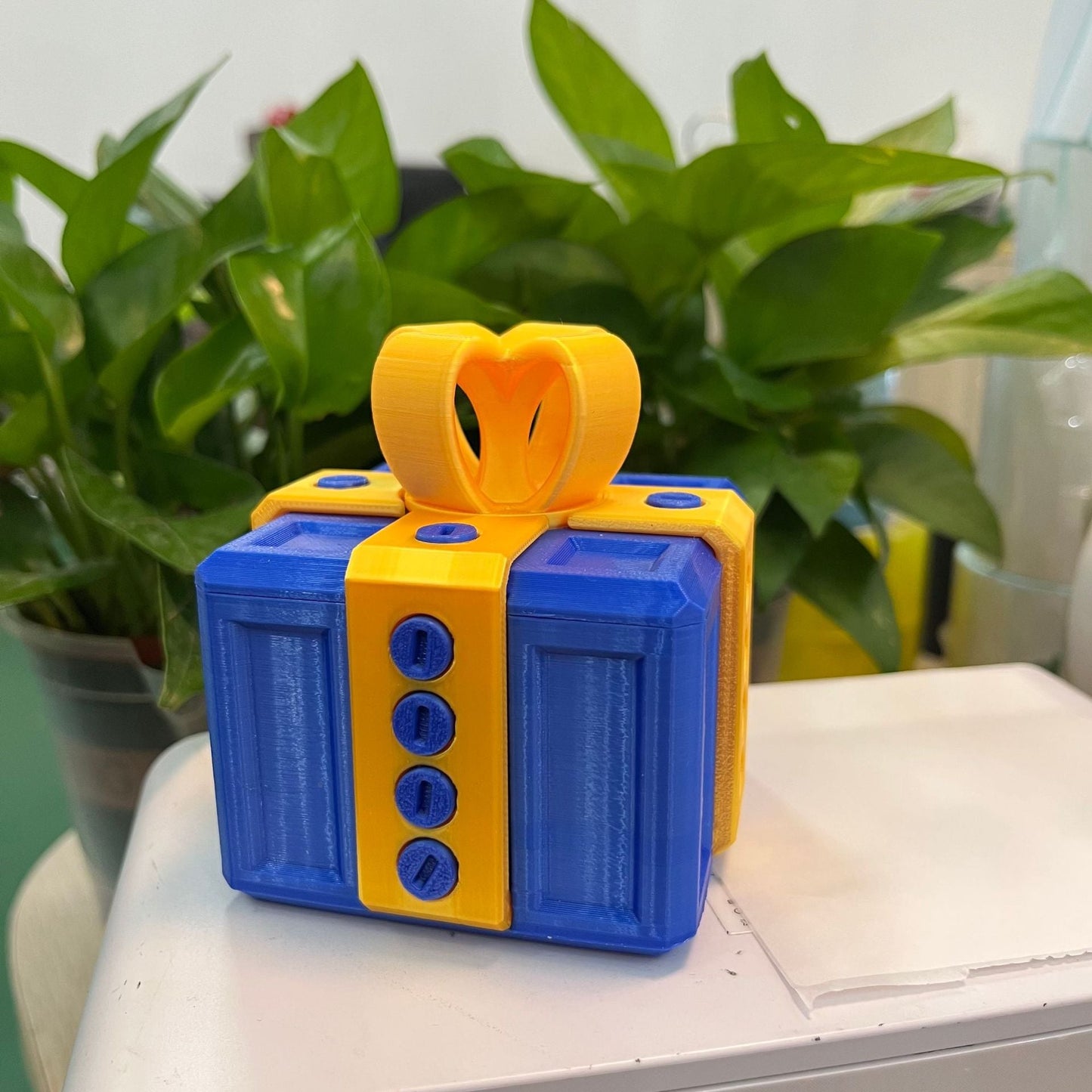 🎁 3D Printed Annoying Gift Box Ornaments 😂 - Ideal for Pranks and Mischief!